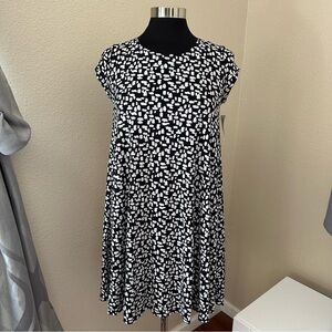 NWT Karen Kane Black White Short Sleeve Shift Dress Size XS